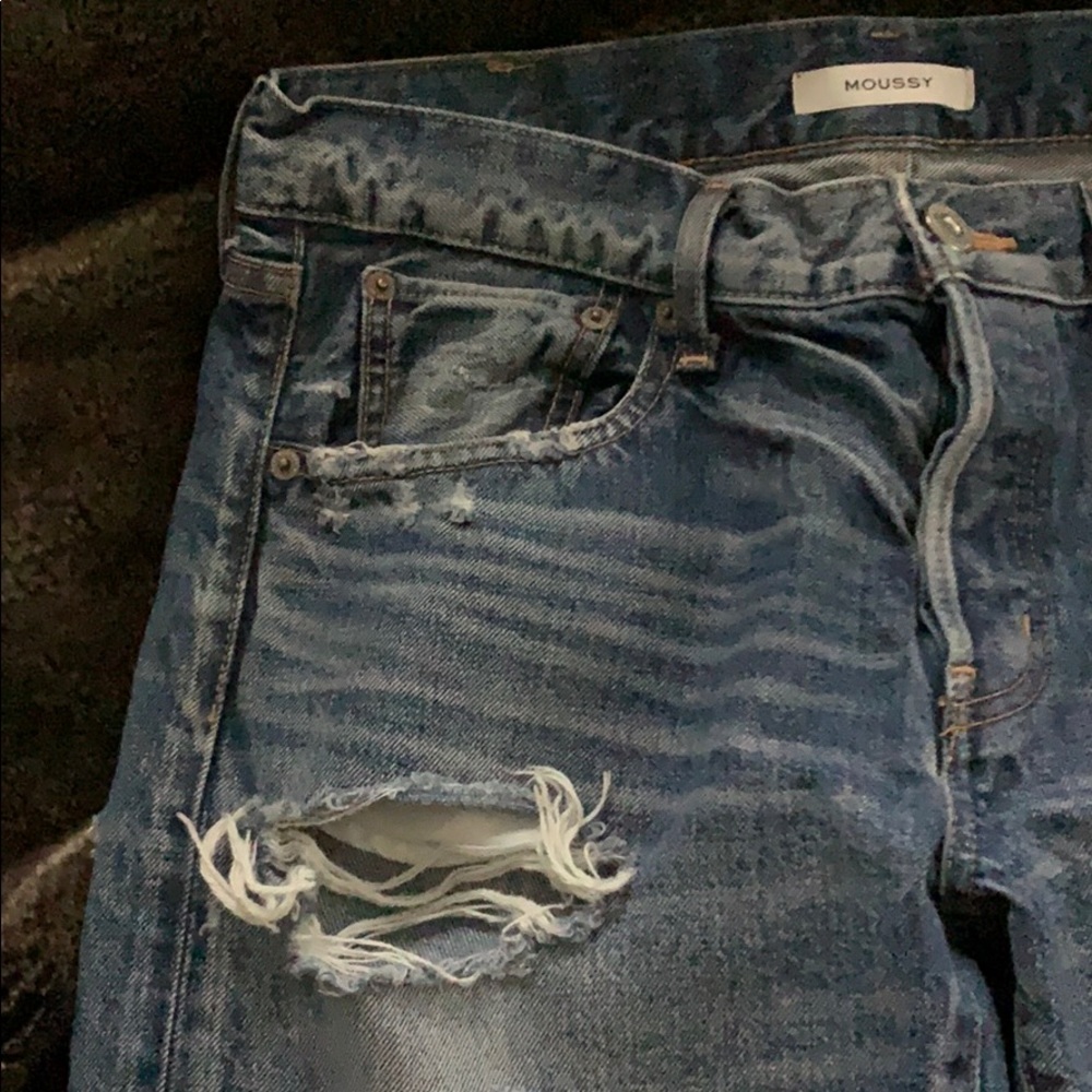 Moussy distressed/ripped jeans in great condition